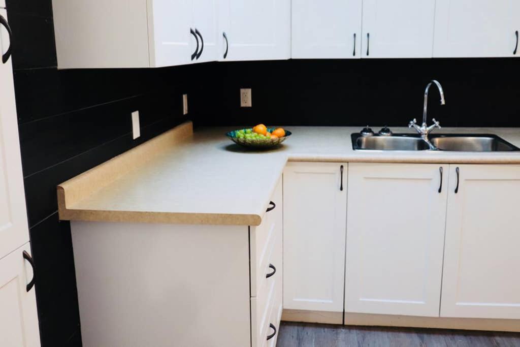 Appartamento Sun Dog Manor Maple Creek Esterno foto