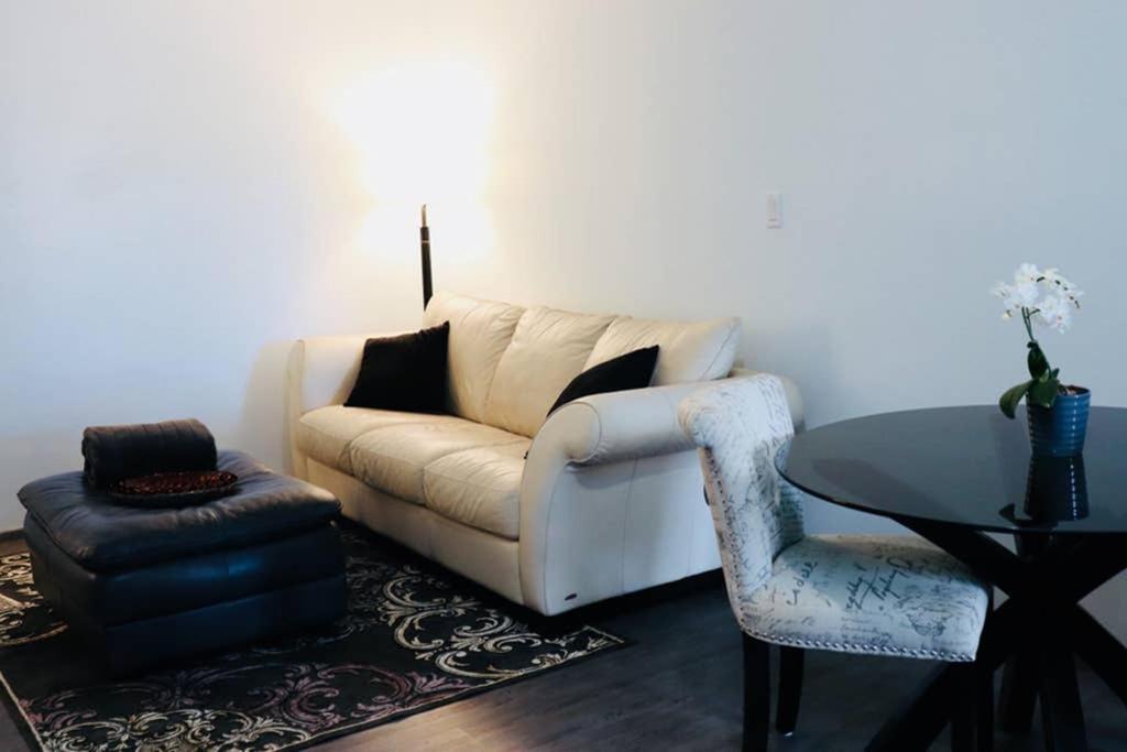 Appartamento Sun Dog Manor Maple Creek Esterno foto