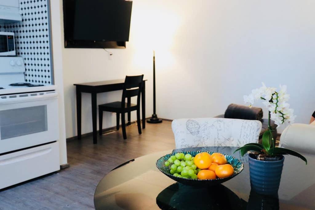 Appartamento Sun Dog Manor Maple Creek Esterno foto