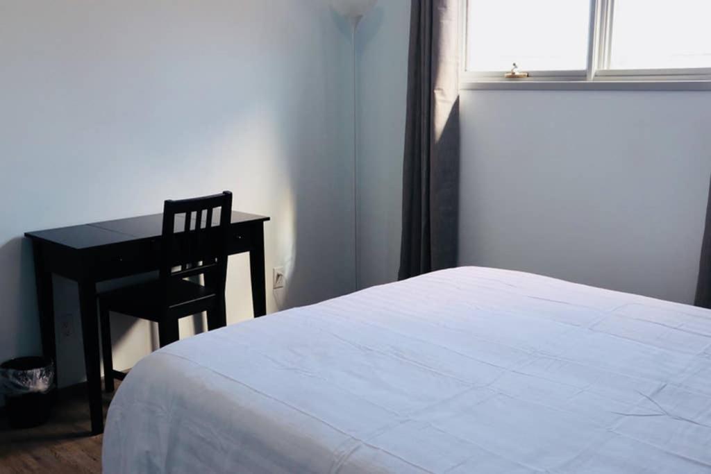 Appartamento Sun Dog Manor Maple Creek Esterno foto